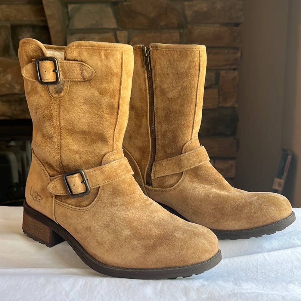 UGG Chaney Esp Brown Boots Lined Buckles Moto Water Resistant Style#(1006042).